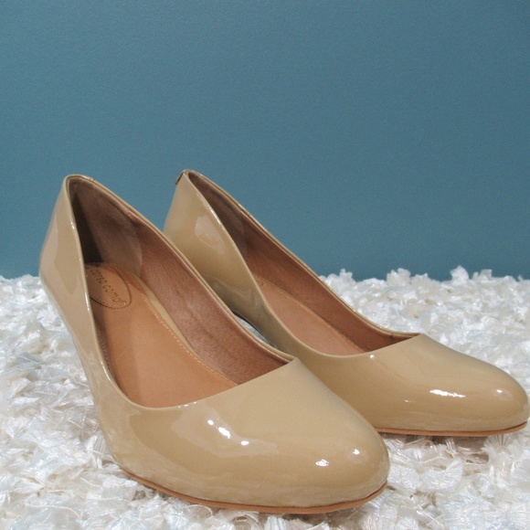 Corso Como Shoes - Corso Como Beige Patent Leather Pumps